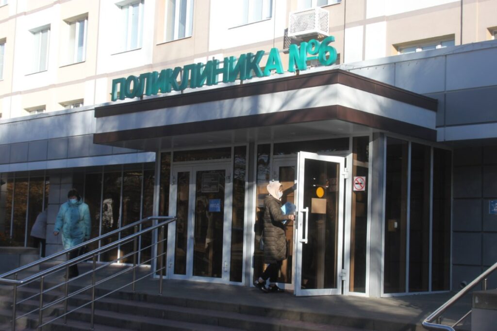 На базе поликлиники № 6 столицы Белгородской области сегодня начал работу амбулаторный ковидный центр